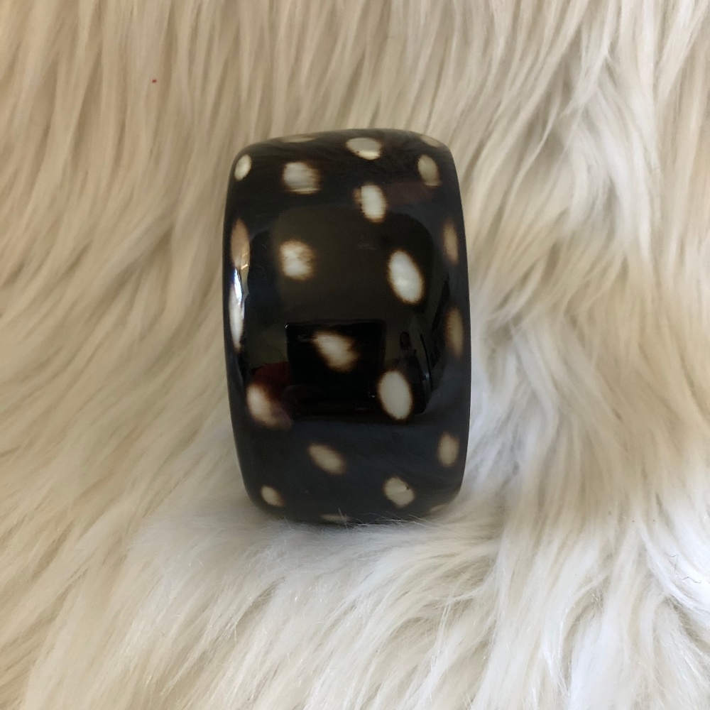 NEW acrylic bracelet w/ spotted detail